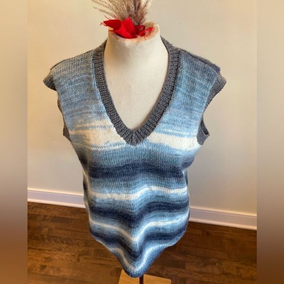 SWEATER vest || Unisex || Cool winter vest || Winter sweater || Unisex - Picture 3 of 10